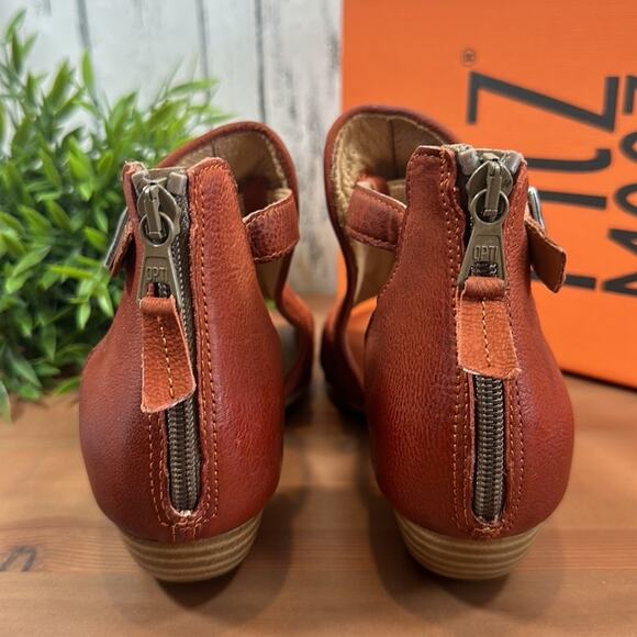 Miz Mooz Corra Leather Wide Width Heeled Sandals Size 38W - Picture 6 of 9